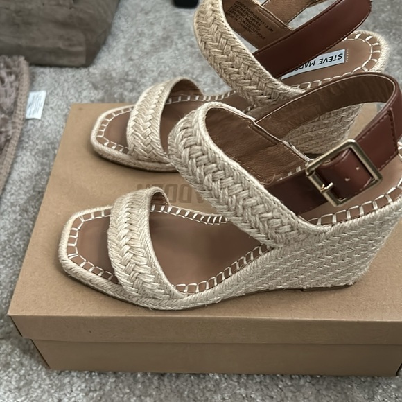 Beautiful Wedge Sandal Tan - Picture 2 of 4